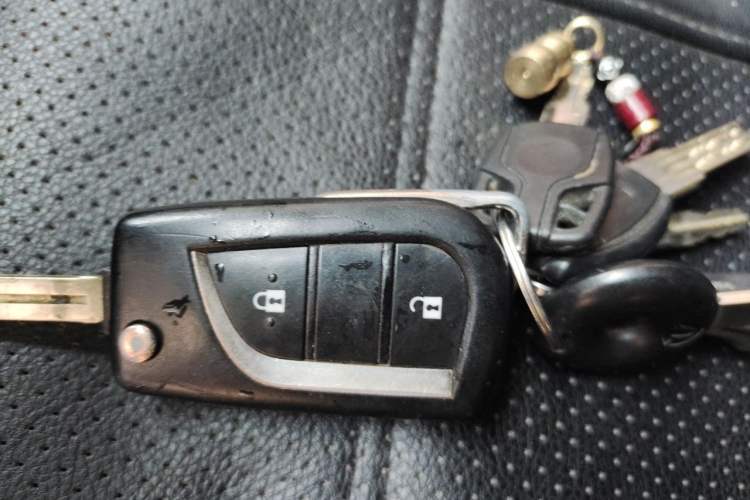 Used Toyota RAV4 2013 2.0L CVT Two-Wheel Drive Urban Edition Vehicle Key