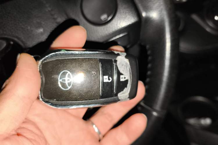Used Toyota RAV4 2013 2.5L Automatic 4x4 Elite Edition Vehicle Key