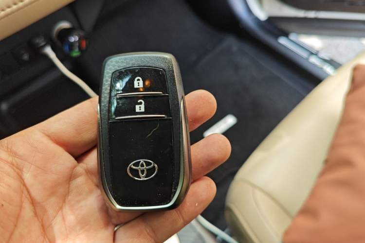 Used Toyota RAV4 2013 2.0L CVT Four-Wheel Drive New Edition Vehicle Key