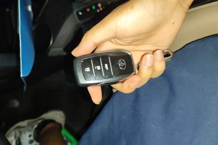 Used Toyota RAV4 2013 2.0L CVT Four-Wheel Drive Fashion Edition Vehicle Key