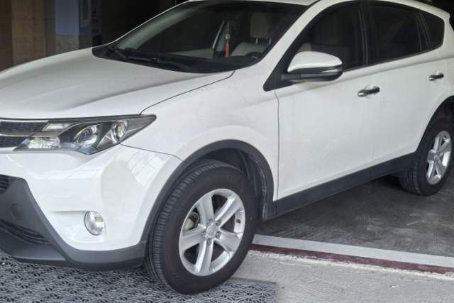 Used Toyota RAV4 2013 2.0L CVT Four-Wheel Drive New Edition