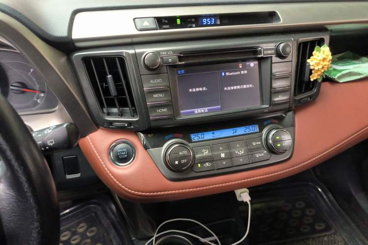 Used Toyota RAV4 2013 2.5L Automatic 4x4 Elite Edition Audio And AC Panel