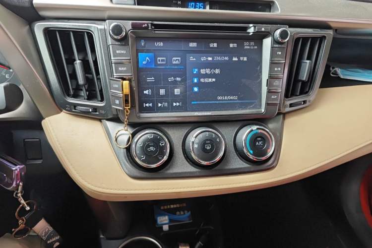 Used Toyota RAV4 2013 2.0L CVT Two-Wheel Drive Urban Edition Audio And AC Panel
