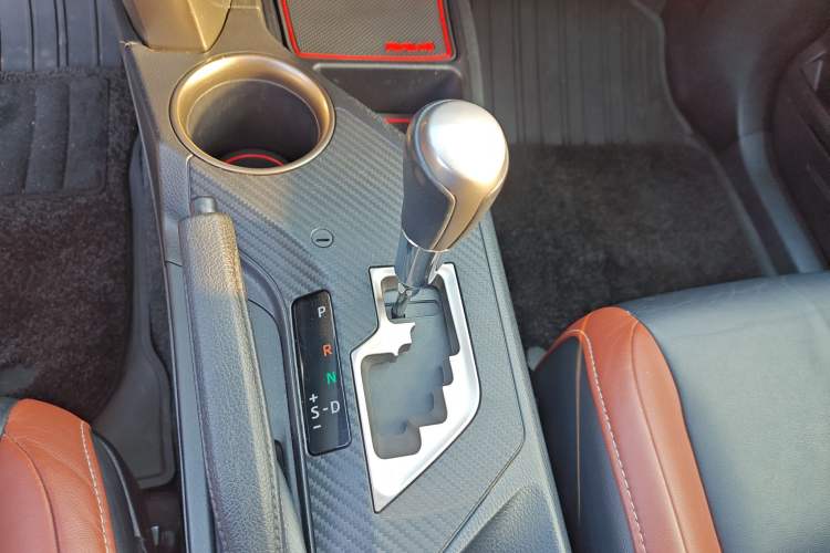 Used Toyota RAV4 2013 2.5L Automatic 4x4 Elite Edition Gear Lever