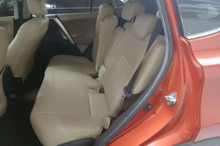 Used Toyota RAV4 2013 2.0L CVT Four-Wheel Drive Fashion Edition Left Rear Seat
