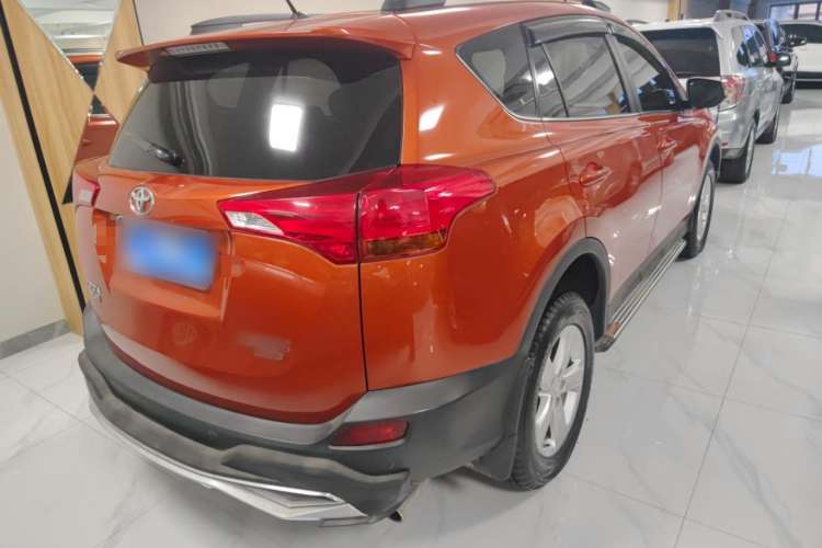 Used Toyota RAV4 2013 2.0L CVT Four-Wheel Drive Fashion Edition Rear Right 45 Deg