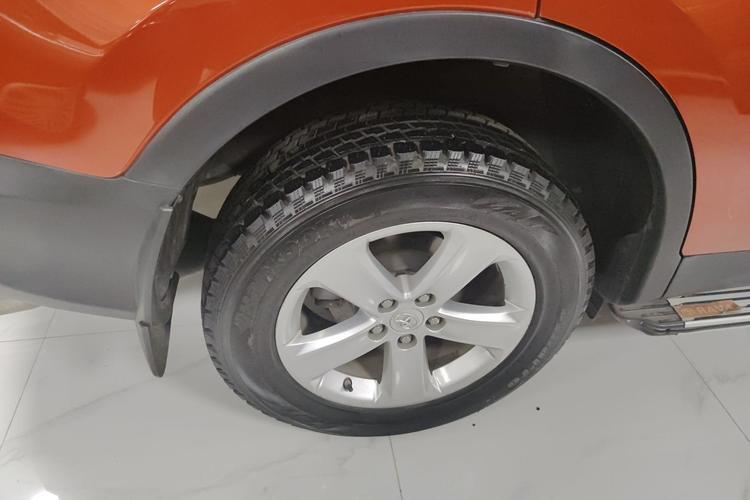 Used Toyota RAV4 2013 2.0L CVT Four-Wheel Drive Fashion Edition Right Rear Wheel Hub