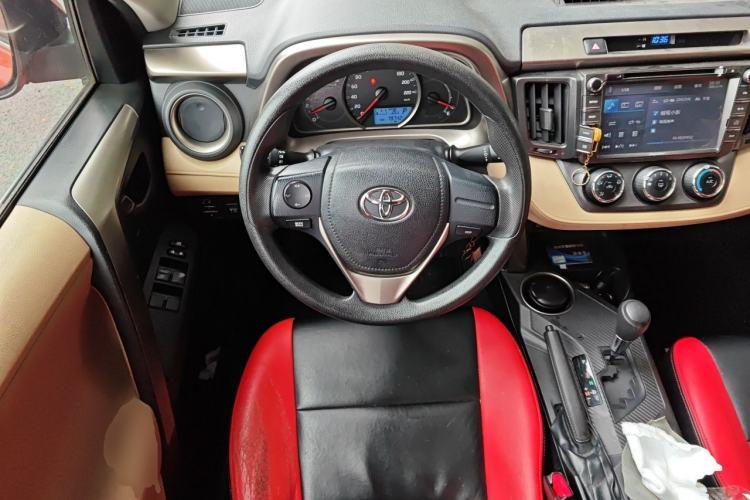 Used Toyota RAV4 2013 2.0L CVT Two-Wheel Drive Urban Edition Steering Wheel