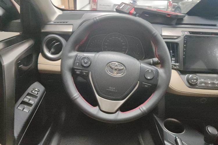 Used Toyota RAV4 2013 2.0L CVT Four-Wheel Drive Fashion Edition Steering Wheel