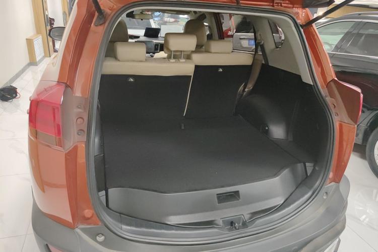 Used Toyota RAV4 2013 2.0L CVT Four-Wheel Drive Fashion Edition Trunk