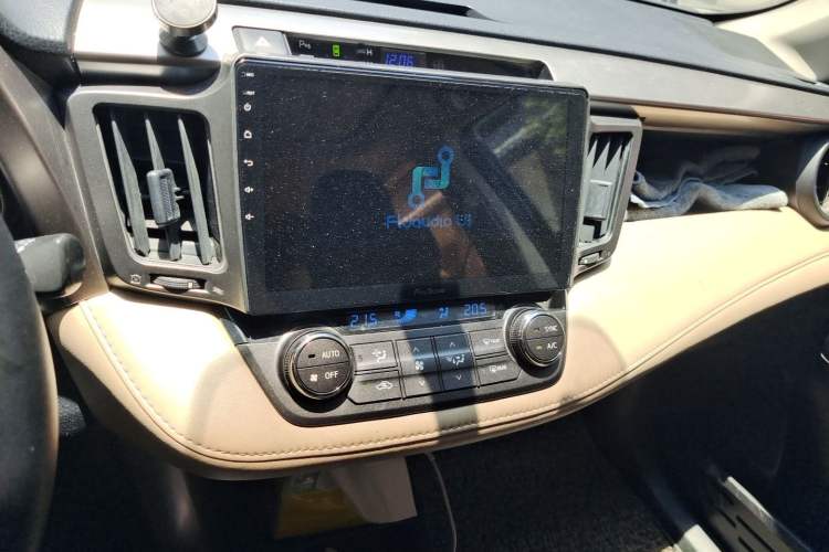 Used Toyota RAV4 2015 2.0L CVT Two-Wheel Drive Fashion Edition Audio And AC Panel