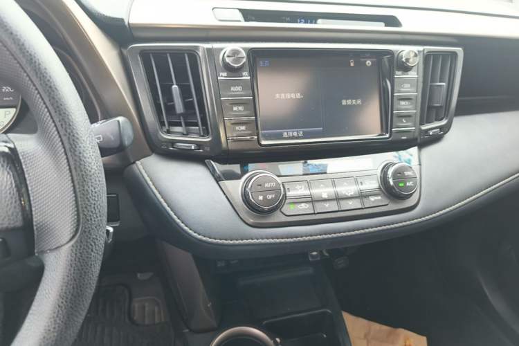 Used Toyota RAV4 2015 2.0L CVT Two-Wheel Drive Fashion Edition Audio And AC Panel