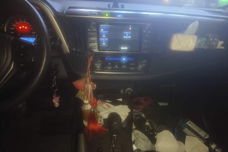 Used Toyota RAV4 2015 2.0L CVT Two-Wheel Drive Fashion Edition Audio And AC Panel