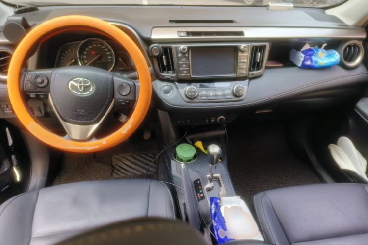 Used Toyota RAV4 2015 2.0L CVT Four-Wheel Drive New Edition Center Console