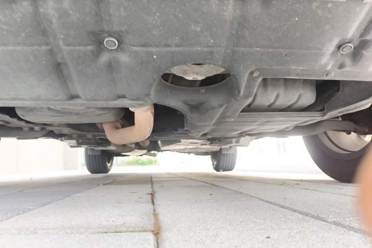 Used Toyota RAV4 2015 2.5L Automatic 4x4 Elite Edition Chassis Front