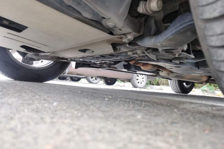Used Toyota RAV4 2015 2.0L CVT Two-Wheel Drive Urban Edition Chassis Front Left