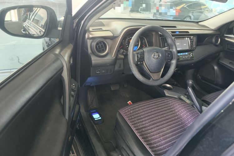 Used Toyota RAV4 2015 2.0L CVT Two-Wheel Drive Fashion Edition Driver Seat