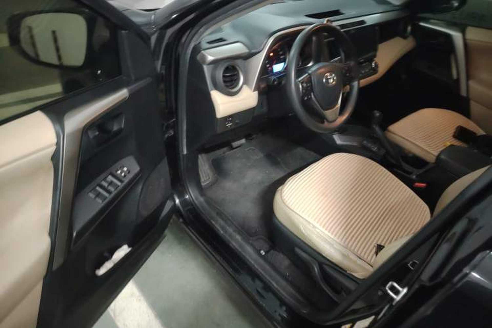 Used Toyota RAV4 2015 2.0L CVT Two-Wheel Drive Fashion Edition Driver Seat