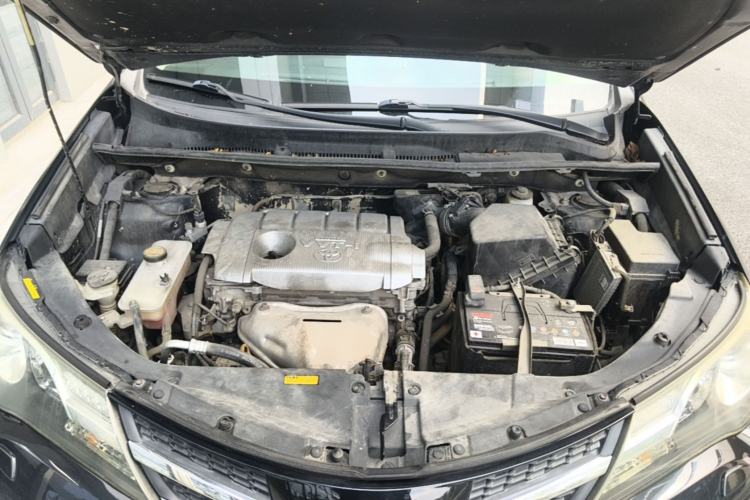 Used Toyota RAV4 2015 2.5L Automatic 4x4 Elite Edition Engine Bay