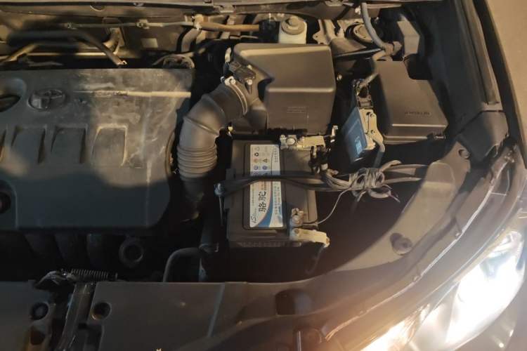 Used Toyota RAV4 2015 2.0L CVT Two-Wheel Drive Fashion Edition Engine Bay Left