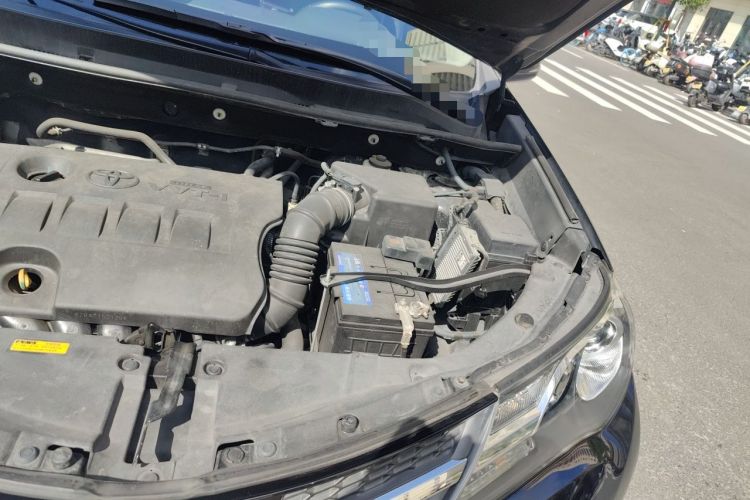 Used Toyota RAV4 2015 2.0L CVT Two-Wheel Drive Fashion Edition Engine Bay Left