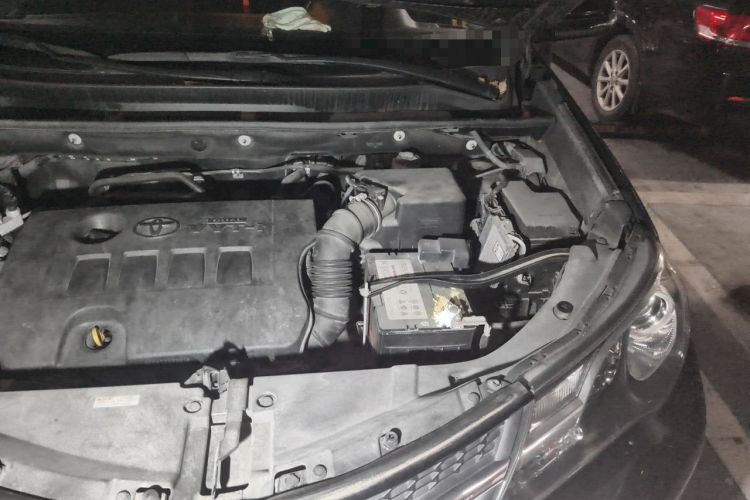 Used Toyota RAV4 2015 2.0L CVT Two-Wheel Drive Fashion Edition Engine Bay Left