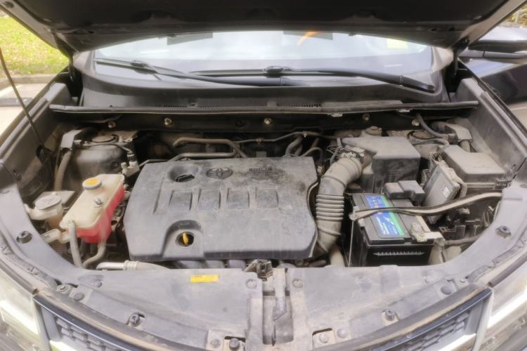 Used Toyota RAV4 2015 2.0L CVT Four-Wheel Drive New Edition Engine Bay