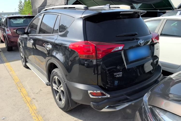 Used Toyota RAV4 2015 2.0L CVT Two-Wheel Drive Fashion Edition Exterior 2