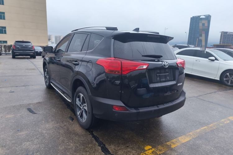 Used Toyota RAV4 2015 2.0L CVT Two-Wheel Drive Fashion Edition Exterior 2