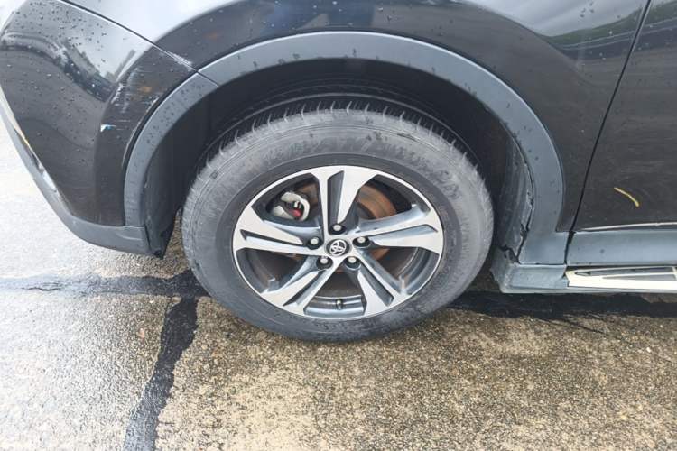 Used Toyota RAV4 2015 2.0L CVT Two-Wheel Drive Fashion Edition Exterior 4