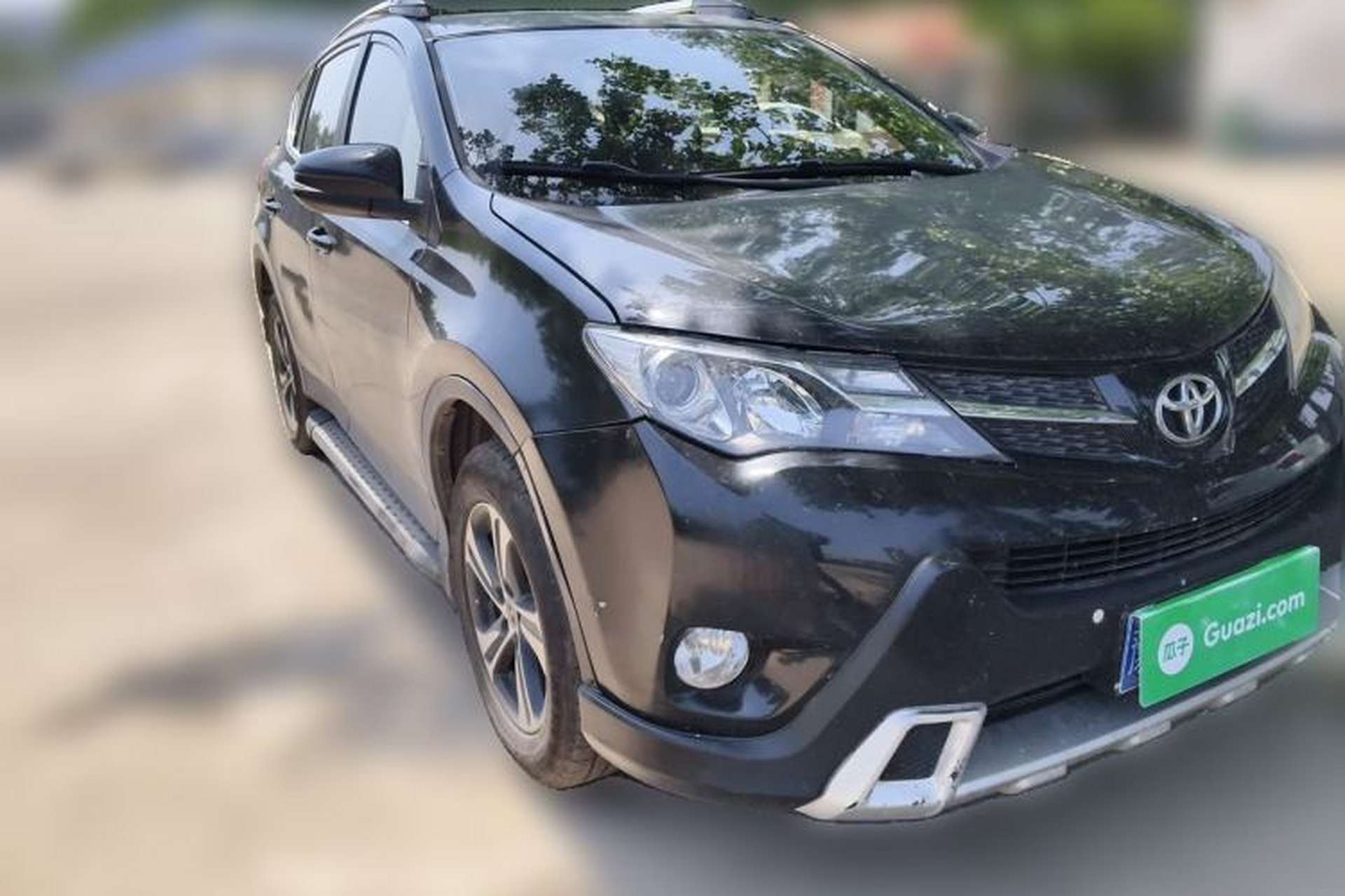 Used Toyota RAV4 2015 2.0L CVT Two-Wheel Drive Fashion Edition Front Right 45 Deg