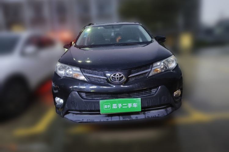 Used Toyota RAV4 2015 2.0L CVT Two-Wheel Drive Fashion Edition Front