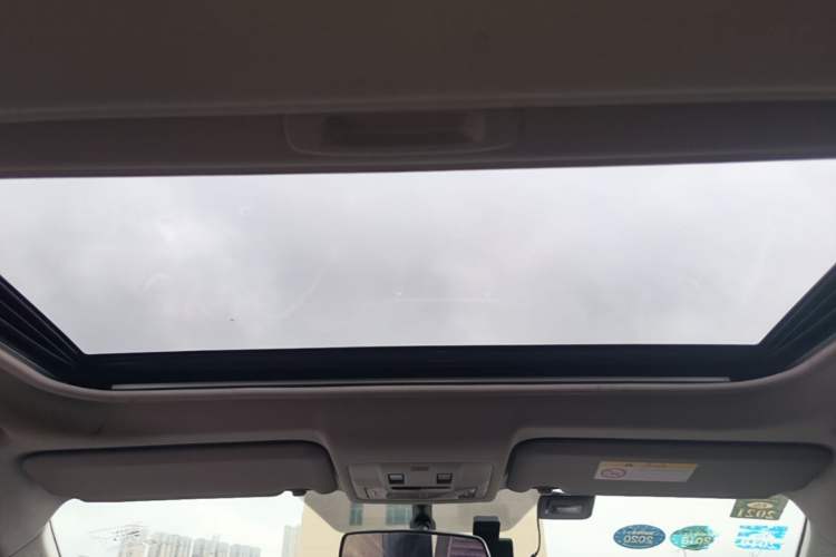 Used Toyota RAV4 2015 2.0L CVT Two-Wheel Drive Fashion Edition Headliner