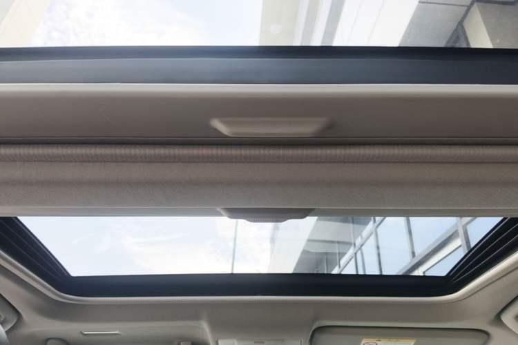 Used Toyota RAV4 2015 2.5L Automatic 4x4 Elite Edition Headliner