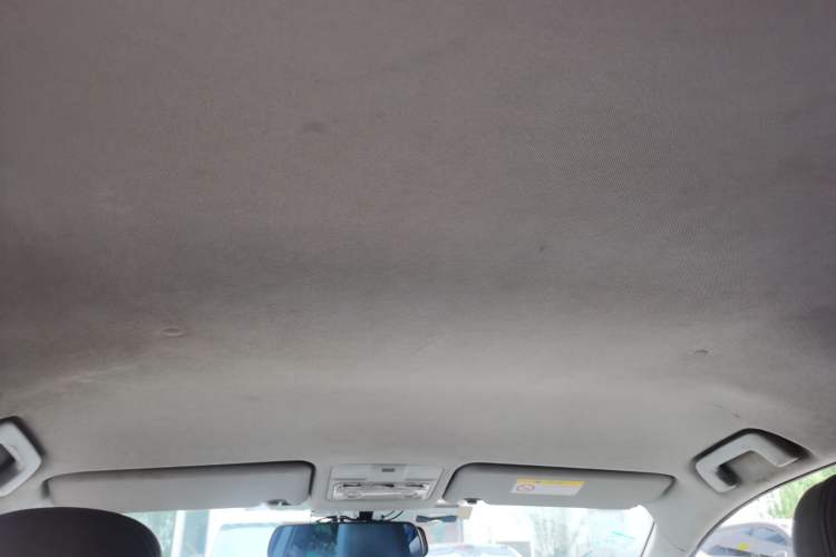 Used Toyota RAV4 2015 2.0L CVT Two-Wheel Drive Urban Edition Headliner