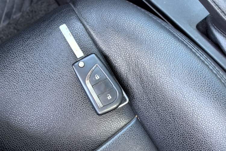 Used Toyota RAV4 2015 2.0L CVT Two-Wheel Drive Fashion Edition Interior 1