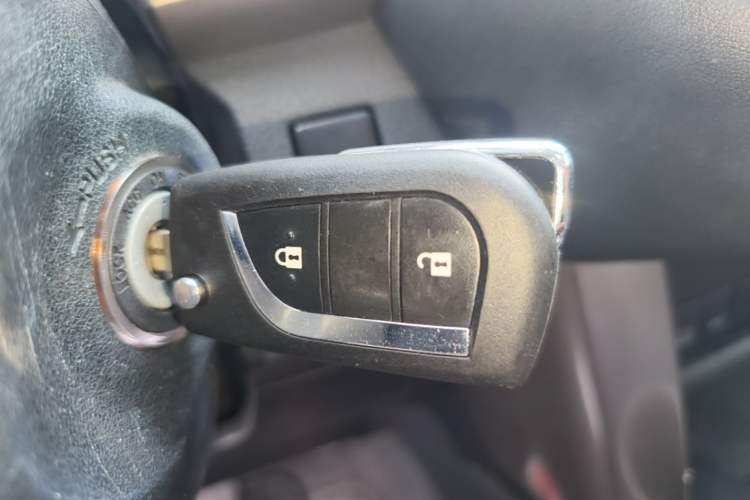 Used Toyota RAV4 2015 2.0L CVT Two-Wheel Drive Fashion Edition Interior 1