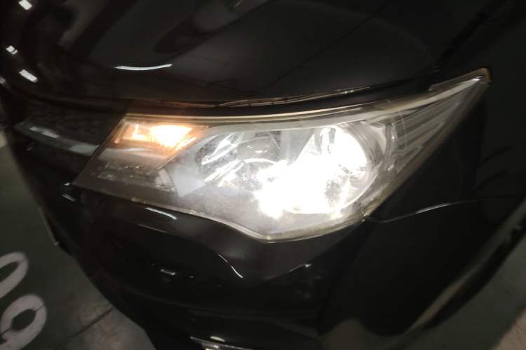 Used Toyota RAV4 2015 2.0L CVT Two-Wheel Drive Fashion Edition Left Front Headlight
