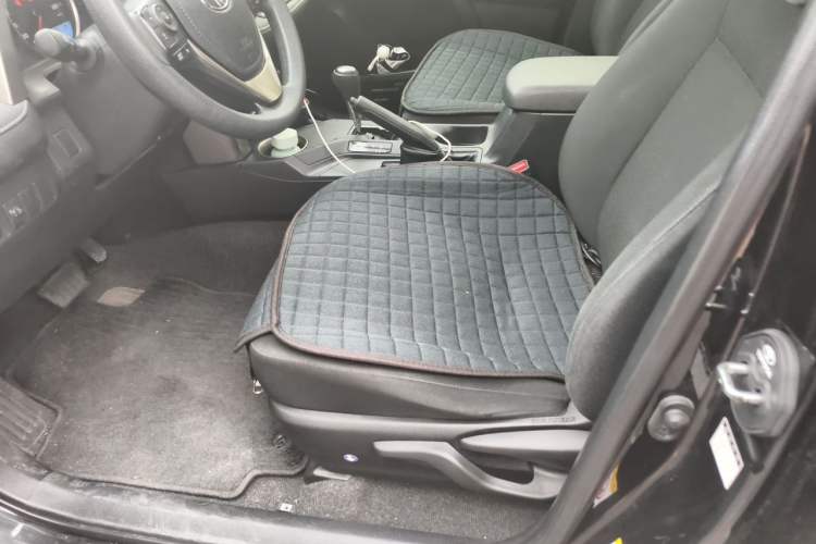 Used Toyota RAV4 2015 2.0L CVT Two-Wheel Drive Fashion Edition Left Front Seat