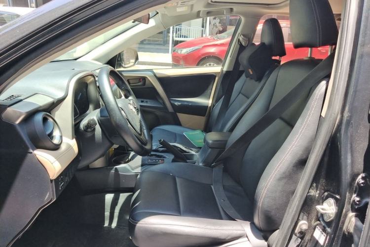 Used Toyota RAV4 2015 2.0L CVT Two-Wheel Drive Fashion Edition Left Front Seat