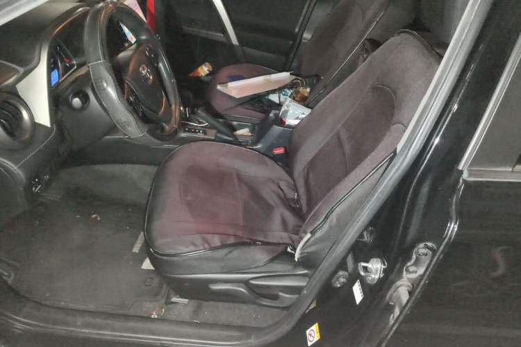 Used Toyota RAV4 2015 2.0L CVT Two-Wheel Drive Fashion Edition Left Front Seat
