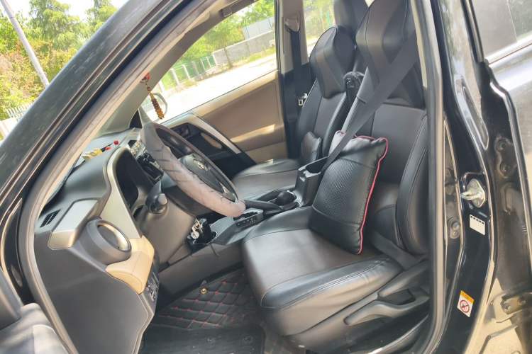 Used Toyota RAV4 2015 2.0L CVT Two-Wheel Drive Fashion Edition Left Front Seat