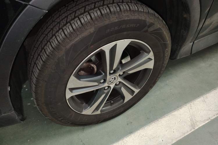 Used Toyota RAV4 2015 2.0L CVT Two-Wheel Drive Fashion Edition Left Front Wheel Hub