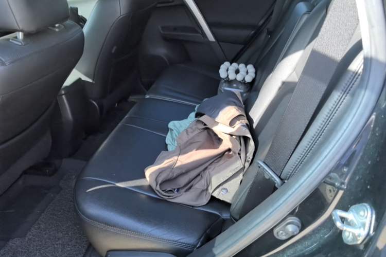 Used Toyota RAV4 2015 2.0L CVT Two-Wheel Drive Fashion Edition Left Rear Seat