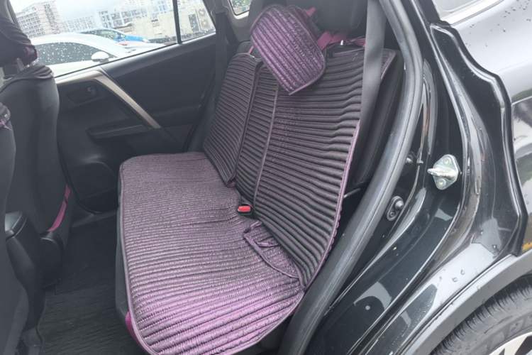 Used Toyota RAV4 2015 2.0L CVT Two-Wheel Drive Fashion Edition Left Rear Seat