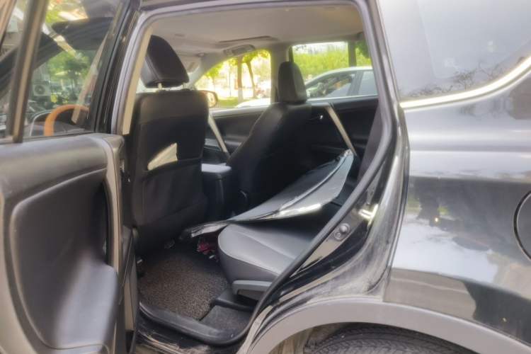 Used Toyota RAV4 2015 2.0L CVT Four-Wheel Drive New Edition Left Rear Seat