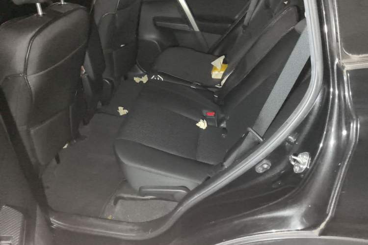 Used Toyota RAV4 2015 2.0L CVT Two-Wheel Drive Fashion Edition Left Rear Seat