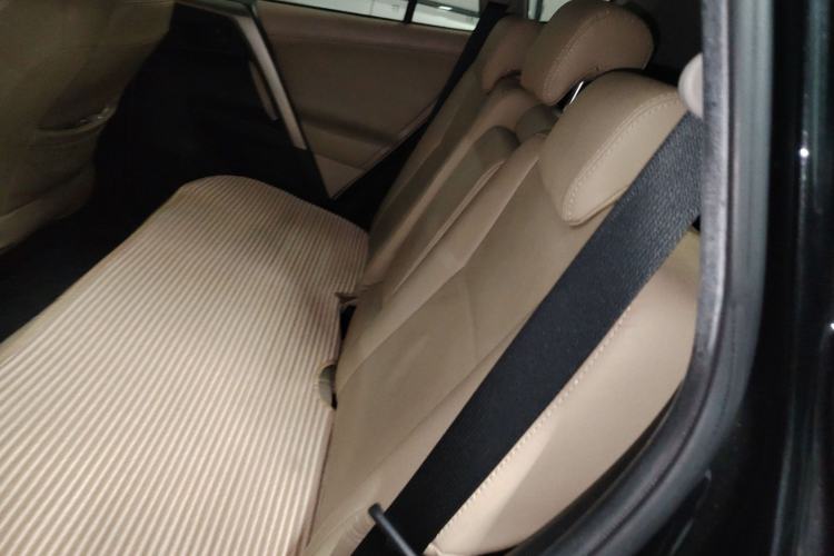 Used Toyota RAV4 2015 2.0L CVT Two-Wheel Drive Fashion Edition Left Rear Seat