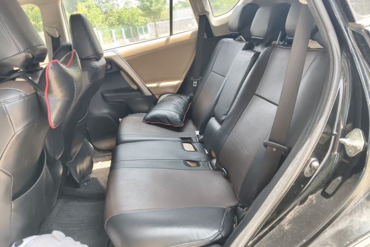 Used Toyota RAV4 2015 2.0L CVT Two-Wheel Drive Fashion Edition Left Rear Seat