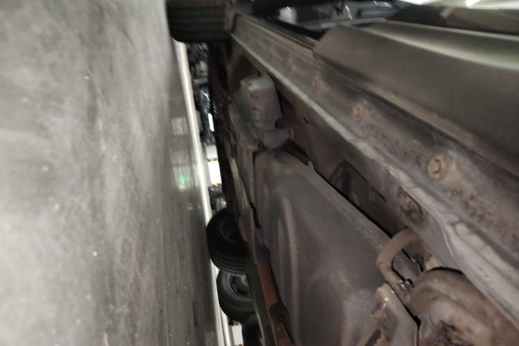 Used Toyota RAV4 2015 2.0L CVT Two-Wheel Drive Fashion Edition Left Side Sill